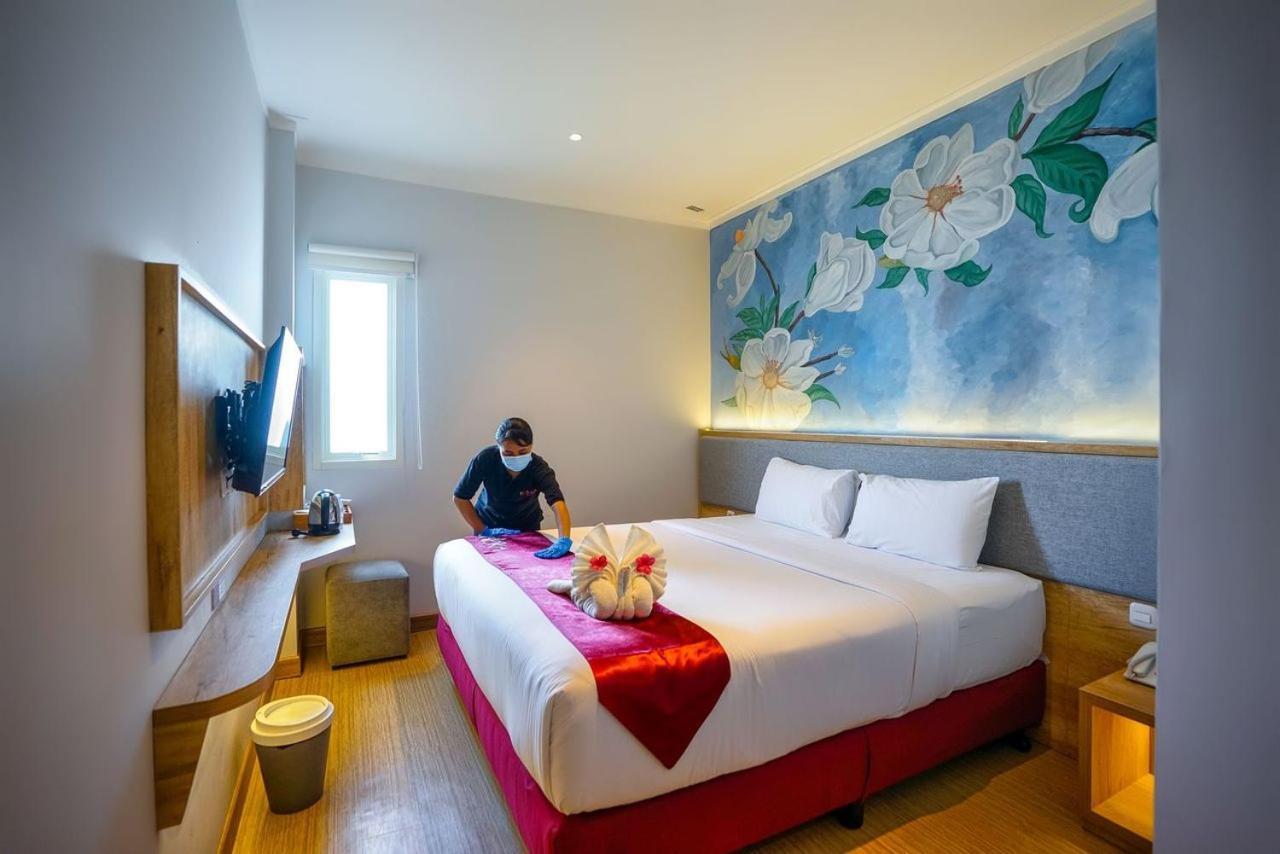 Kaloka Airport Hotel Sumbawa Besar Kültér fotó