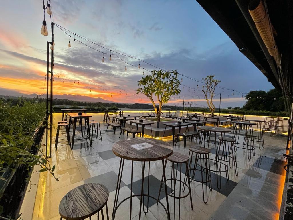 Kaloka Airport Hotel Sumbawa Besar Kültér fotó