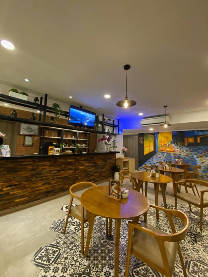 Kaloka Airport Hotel Sumbawa Besar Kültér fotó